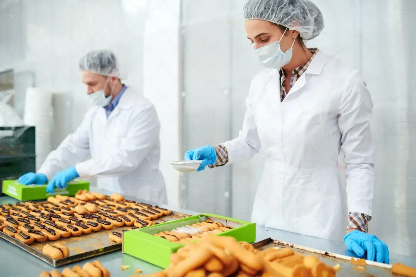 Cơ sở sản xuất bánh kẹo với dây chuyền chế biến
