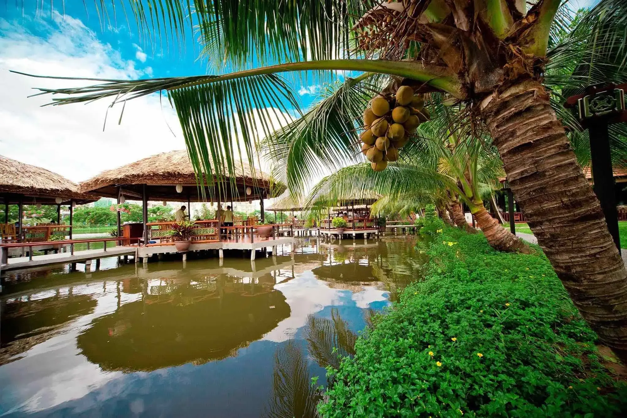Khu du lịch sinh thái giữa không gian cây xanh