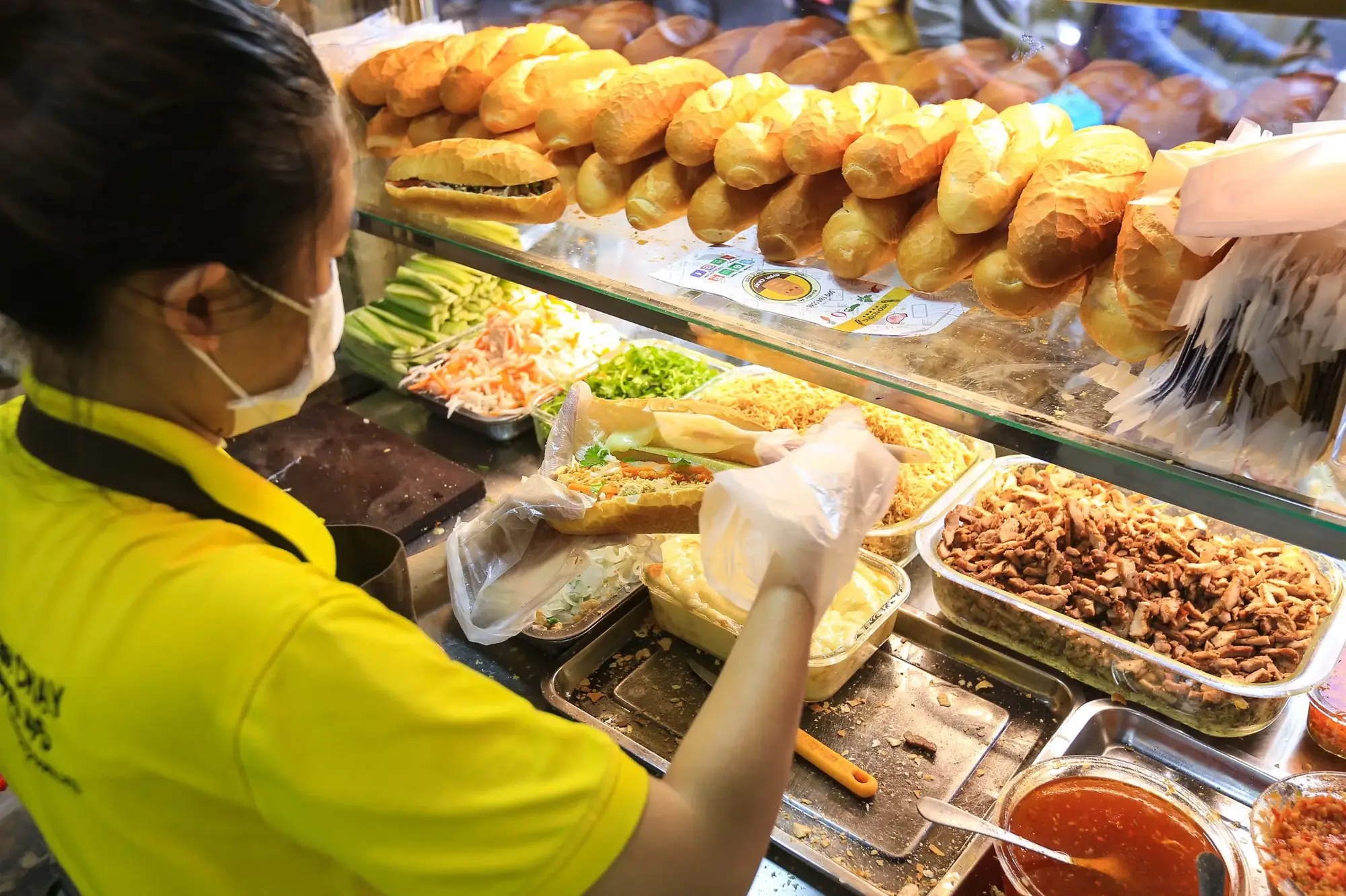 Tiệm bánh mì Việt Nam truyền thống