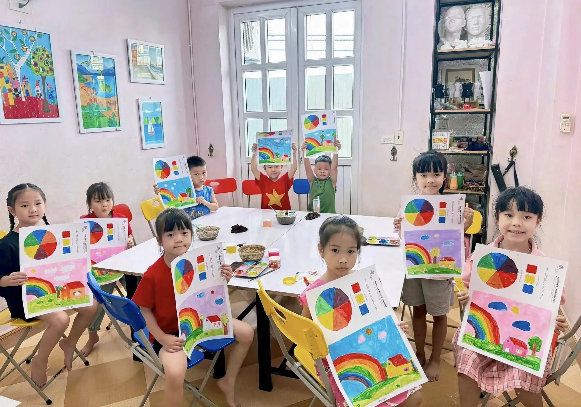 Lớp học âm nhạc và mỹ thuật cho trẻ em
