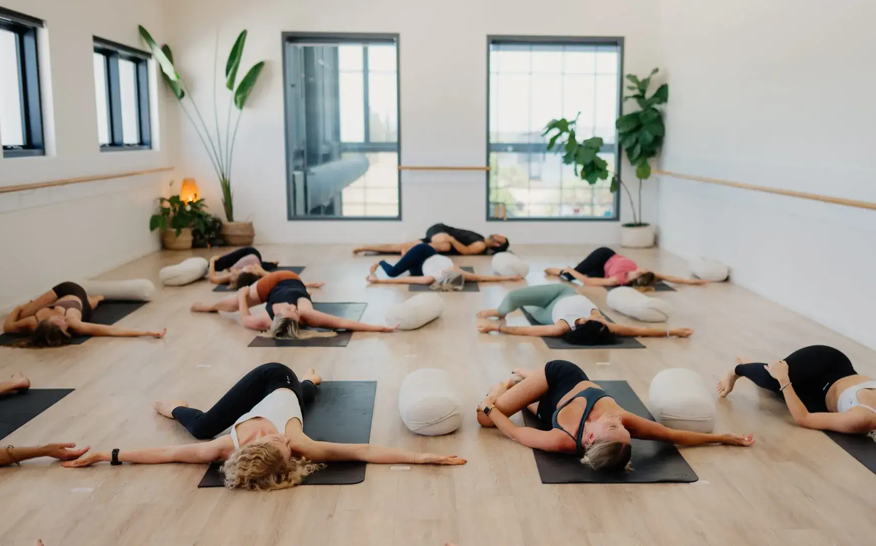 Yoga studio với không gian tập luyện yên tĩnh